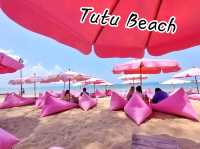 Tutu Beach คาเฟ่สีชมพูริมทะเล
