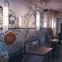 아늑하고 차분한 분위기의 바bar
