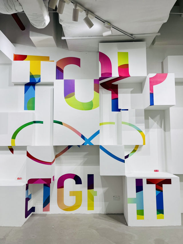 “Toy Eight: Where Play Sparks Genius!”