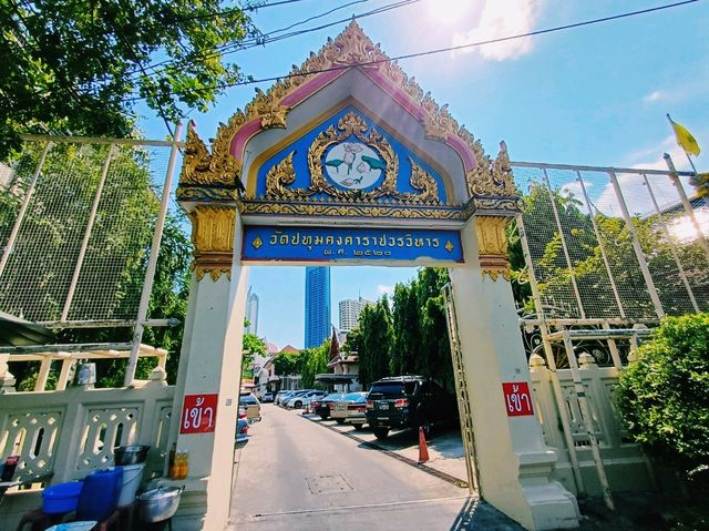 泰國曼谷古跡皇家寺廟華人文化古廟金佛寺唐人街一日遊行程，高大雄偉金塔，適合拍照📸打卡祈福