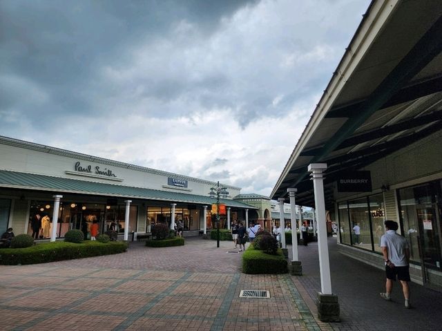 [🇯🇵御殿場] 日本最大級のショッピング天国 – 御殿場プレミアム・アウトレットでお買い物