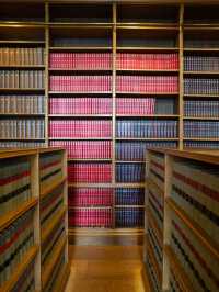 オスグッド・ホールの図書館：法律と歴史が息づく知の空間 📚🏛️