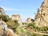อุทยานหินเขางู ราชบุรี ไม่เจองู เจอแต่ลิง