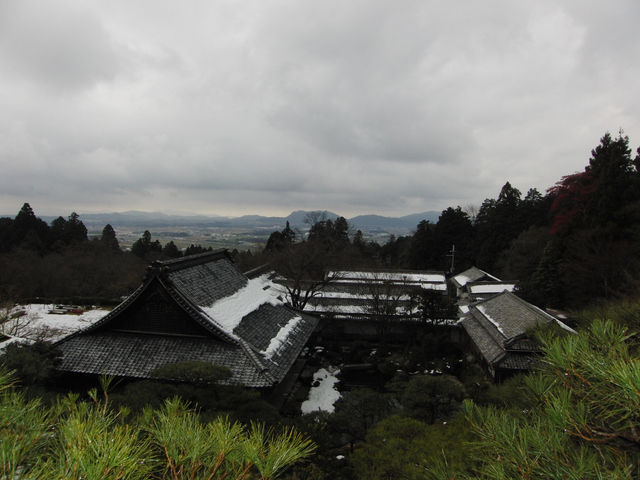静けさに包まれた“湖東の小京都” 百済寺で心落ち着くひとときを♪