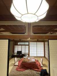 【群馬】創業500年 茅葺き屋根の重厚な玄関