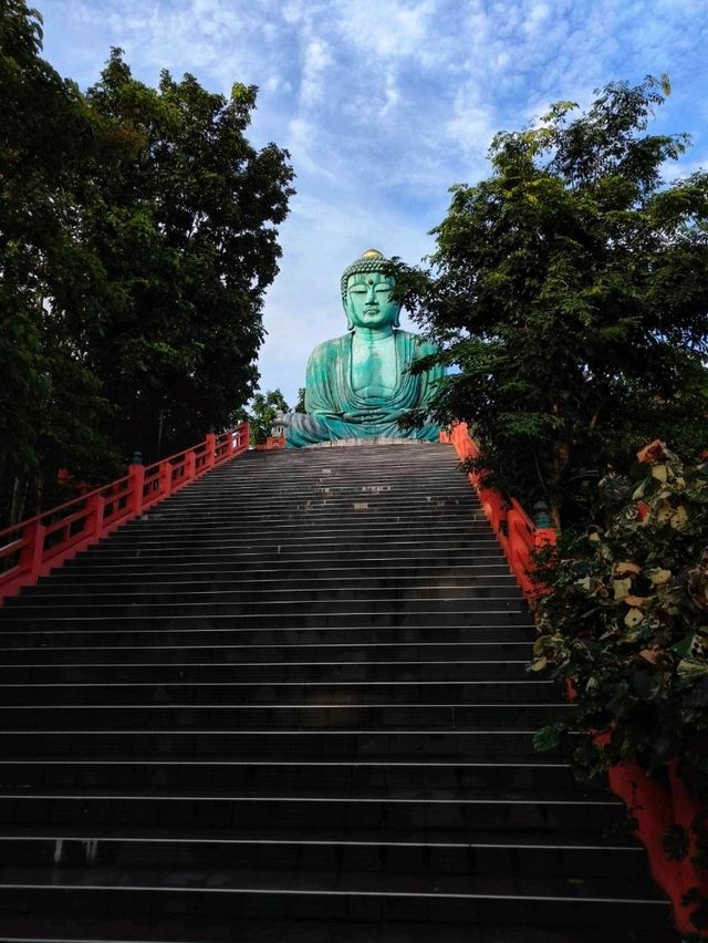 สักการะพระใหญ่ไดบุตสึ ลำปาง