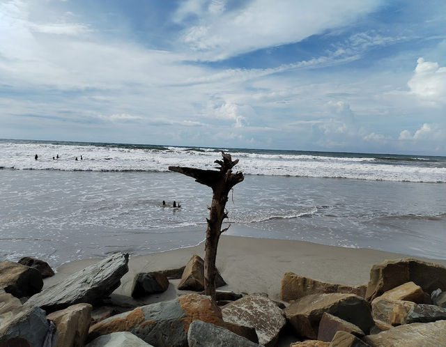 Shabandar Beach: My Secret Paradise Where the Sand is Gold & the Crowds are Zero! 🌴🌊