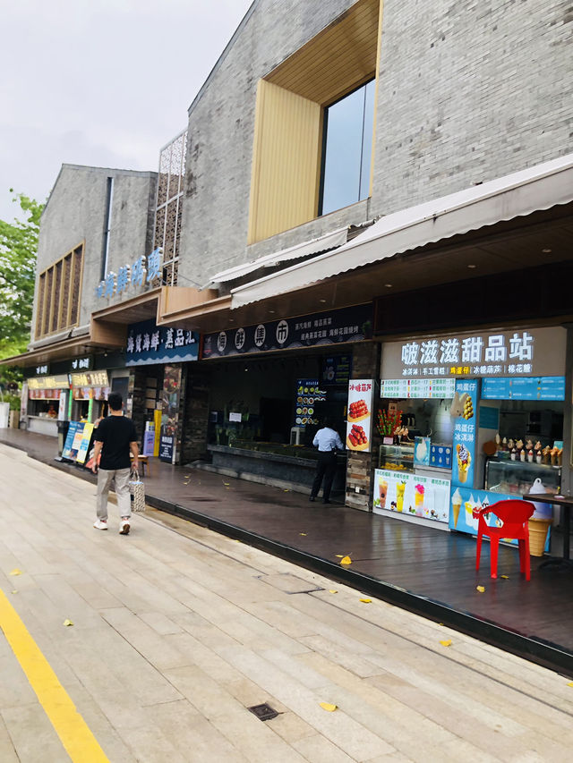 室外室內的一個很寫意的公園🥳