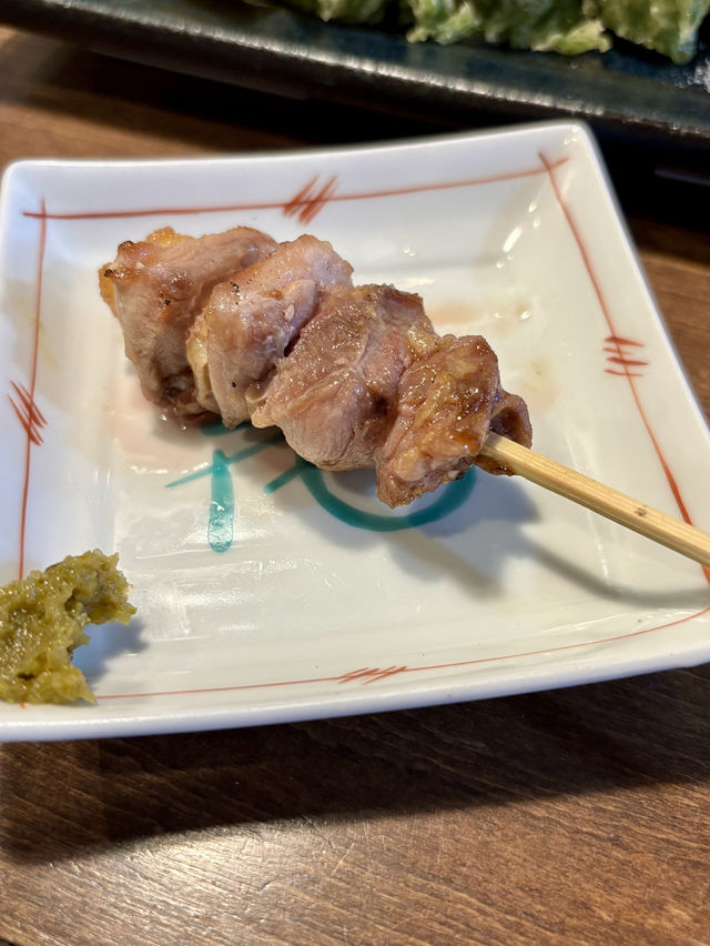 【大阪・上新庄】炭火で香ばしく焼き上げた厳選鶏の焼き鳥「炭火焼きとり 昭和屋」