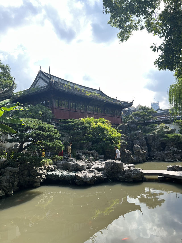 🌿 “도심 속에서 만나는 고요한 고전의 세계 – 상하이 예원 (豫园)”