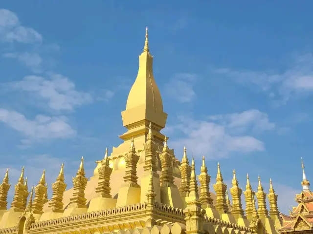 ความงดงามของวัดในลาว