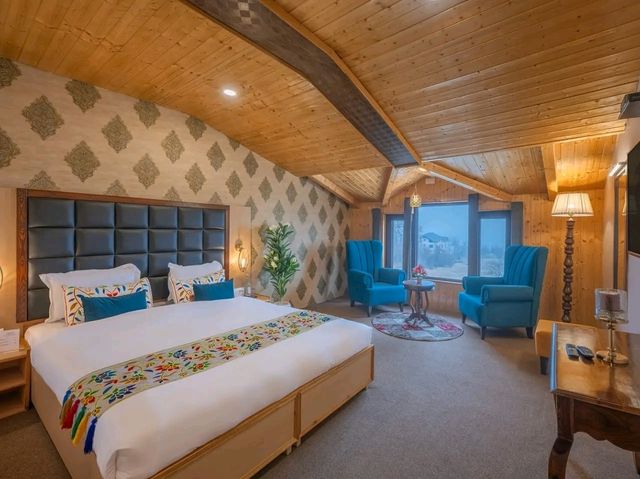 Title: Tranquil Luxury Amidst the Himalayas – A Stay at Kashmir Holiday Resort
