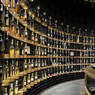 🍷 Cité du Vin Weekend Escape: Wine, Culture & River Views