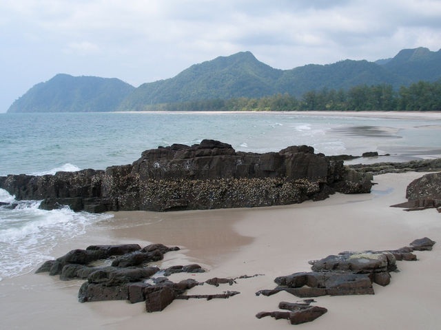 🏝️ Koh Tarutao: A Backpacker’s Guide to Thailand’s Wildest Island Paradise!  