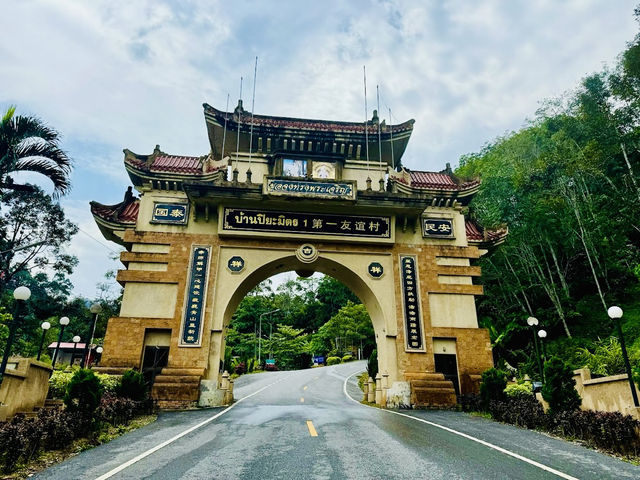 🕳️ Piyamit Tunnels: A Backpacker’s Guide to Betong’s Secret Underground World!  