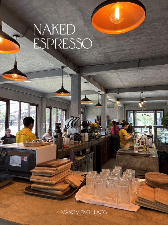 Naked espresso คาเฟ่สวย บรรยากาศดี ที่วังเวียง