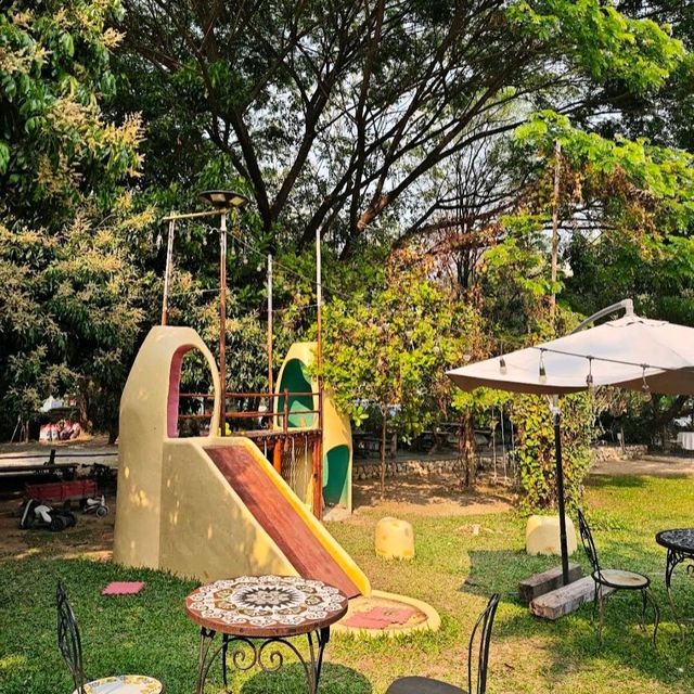 คาเฟ่สไตล์ธรรมชาติ - DIN CAFE ดินคาเฟ่ เชียงใหม่