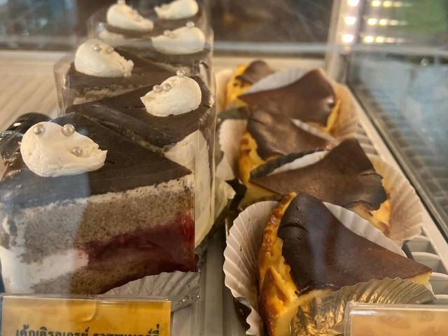 Sweet Moments at Jaijai Coffee Bakery & Thai Desserts