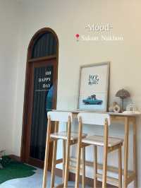 รีวิว une fille cafe and space 