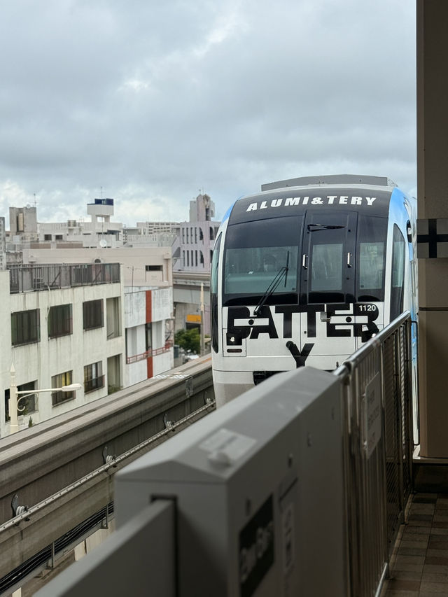 沖繩｜日本最西跟最南的鐵路 搭單軌ゆいレール寶可夢列車