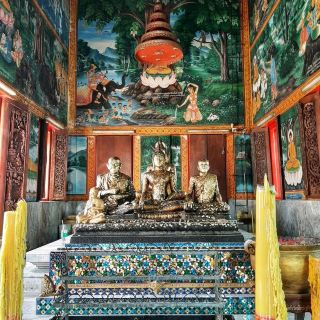 在廊鑾寺禮佛兩兄弟