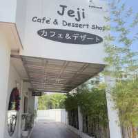  Jeji Cafe’ & Dessert Shop คาเฟ่มูจิย่านรามอินทรา