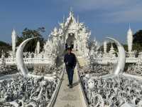 วัดร่องขุ่น สถาปัตยกรรมอันงดงามดั่งบนสวรรค์