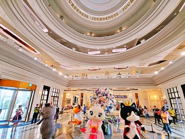嘉義佐登妮絲城堡是全亞洲最大城堡，以文藝復興時期的巴洛克風格為基礎打造而成。