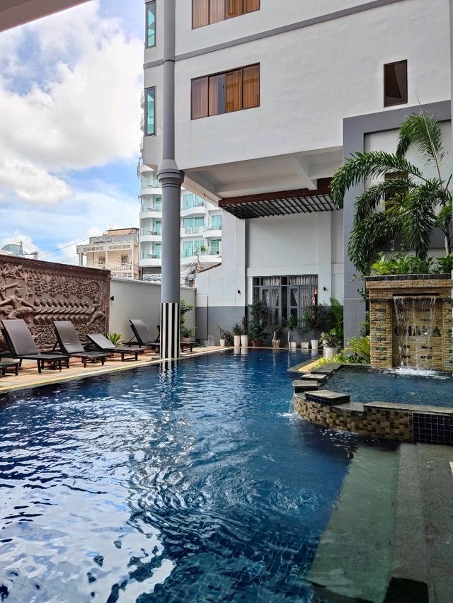 Ohana Hotel Review: Cozy Vibes with a View