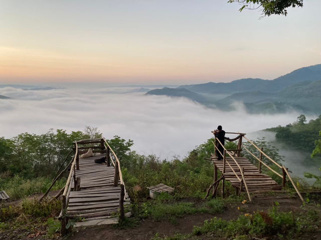 ชมพระอาทิตย์ขึ้น พร้อมทะเลหมอก หนองคาย 🌅🏔️