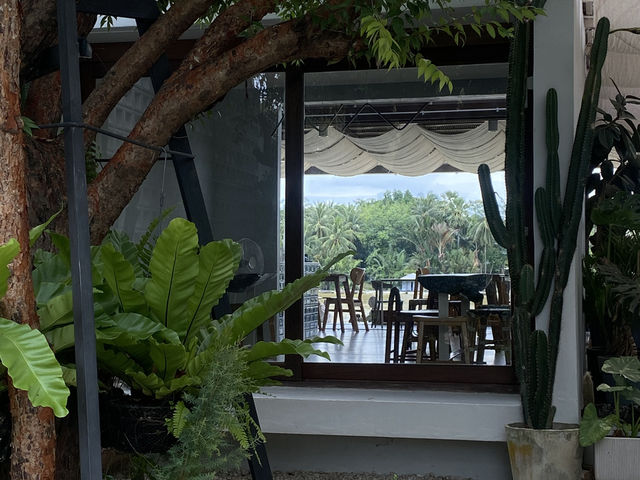 Dusk cafe สายบุรี