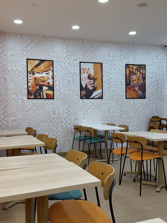 Spacious 24-Hour Popeyes Spot in Somerset