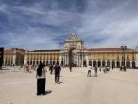 【コメルシオ広場（Praça do Comércio／Terreiro do Paço）】