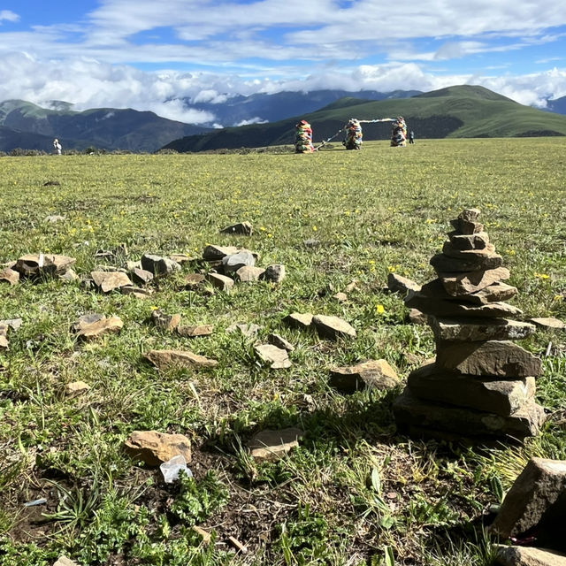 📍Kazila Mountain – A Dreamy Highland Pasture Above the Clouds