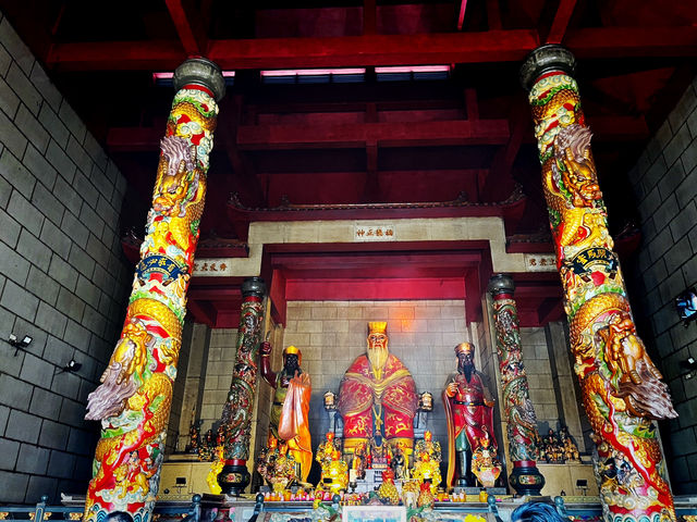 Summer Serenity by the Sea: Tua Pek Kong Temple