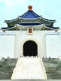 A Gentle Walk Through Chiang Kai-Shek Memorial Hall
