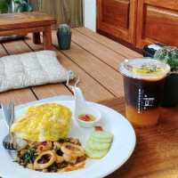 📍 Baan-Pheun “บ้านเพื่อน” – คาเฟ่มินิมอล