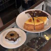 Little Tree Grocery ซ่อนตัวอยู่ใน “เรือนศิลปิน” 