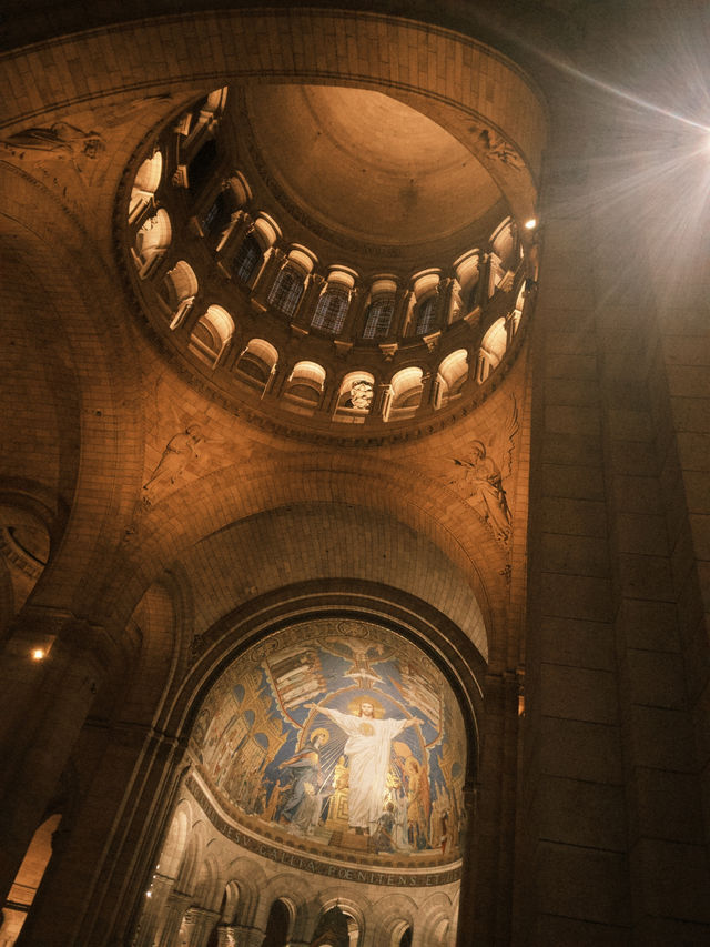 ⛪ 聖心堂｜白色的寧靜聖殿