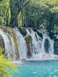 JIUZHAIGOU VALLEY · SICHUAN’S ALPINE FAIRYTALE