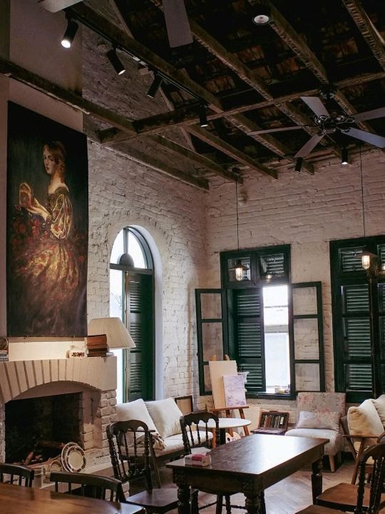 P Momments is a charming café
