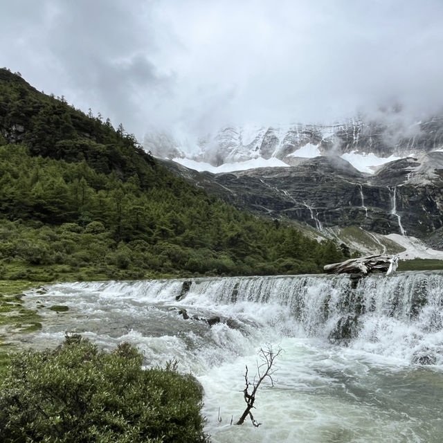  🌄 Gongga Lake (贡嘎错): A Gentle Trek with a Big Reward