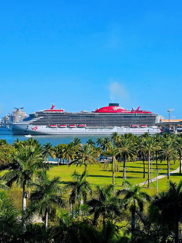 Cruise Along the Stunning Skyline