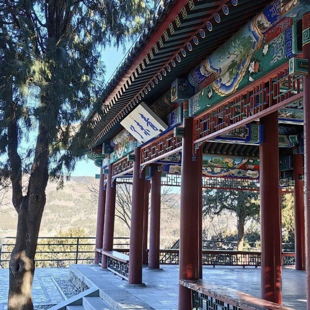 🍂 “Where the Red Leaves Whisper: An Autumn Stroll Through Xiangshan Park”