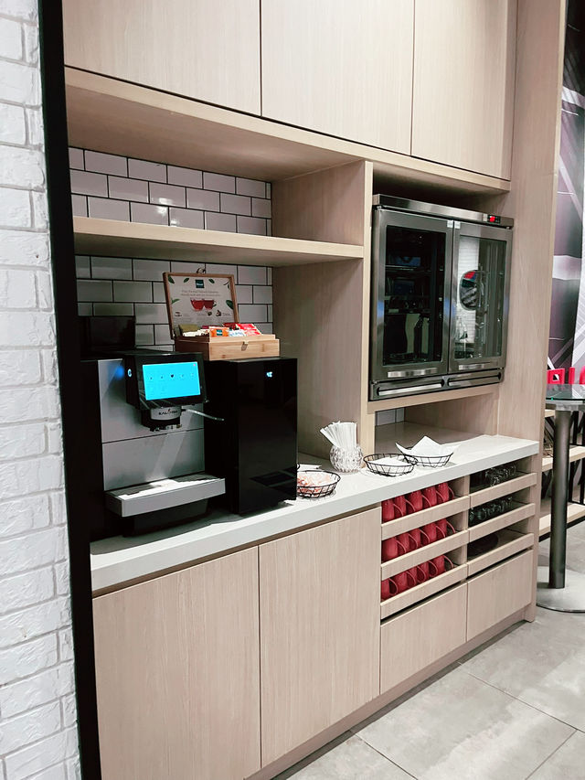 Moxy Putrajaya: Where Stylish Staycations Meet Fun, Functional Meeting Spaces