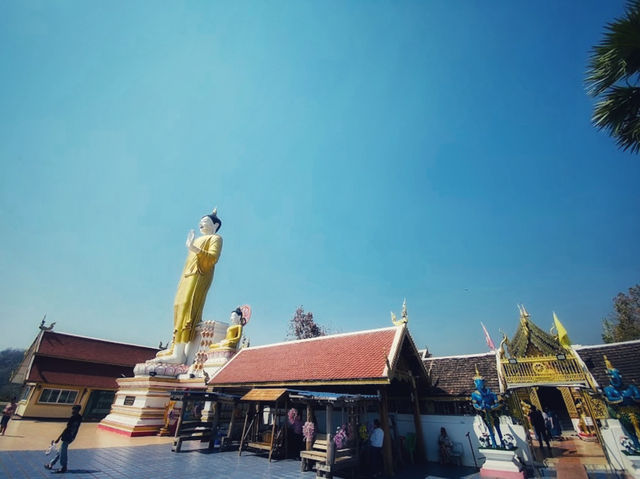 ขอพรหลวงพ่อทันใจ ชมวิวเมืองเชียงใหม่แบบพาโนรามา ขอพรหลวงพ่อทันใจ ชมวิวเมืองเชียงใหม่แบบพาโนรามา