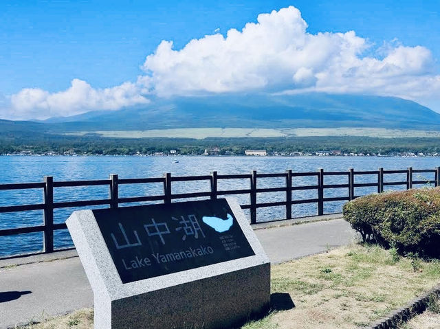 🏞「當富士山倒映在湖中，時間彷彿靜止。」