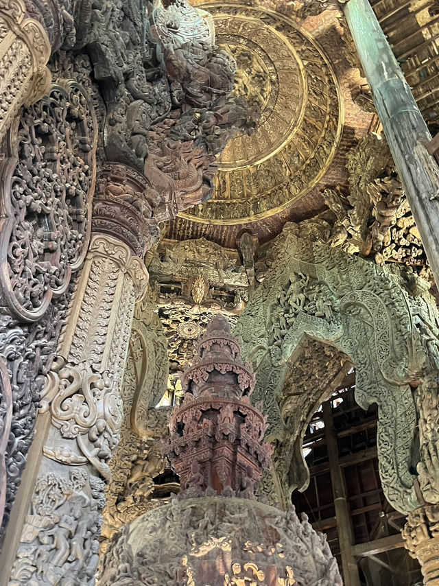 Marvel Universe: Inside the Sanctuary: A Universe Carved in Wood 🌌✋
