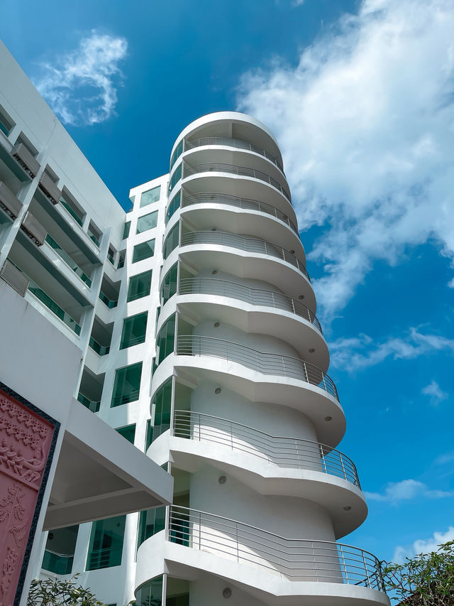 Independent Hotel by Dara