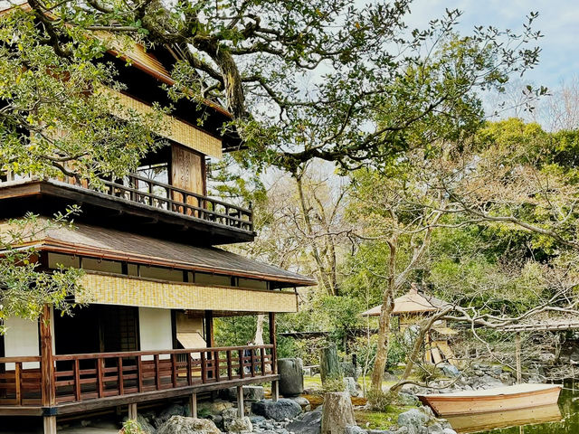 Your Solo Stroll Through Imperial Spring 